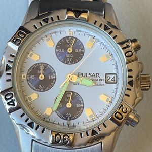 pulsar Men battery chronograph watch WR100M stainless steel w/date